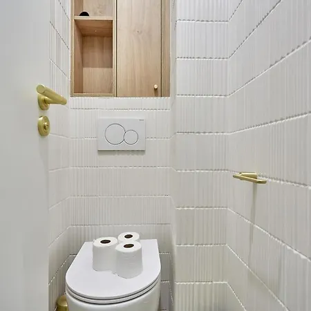 Centre De By Prestige Parigi